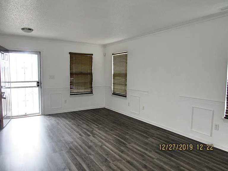 11347 Roundwood Ct — Photo 8
