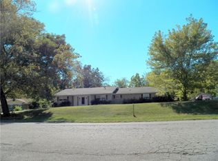 306 E Maple St, Tecumseh, OK 74873