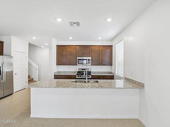 2nd image of 10453 W Beaman Ln