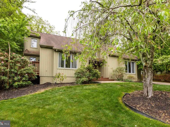 13 Elena Ct, Voorhees, NJ 08043