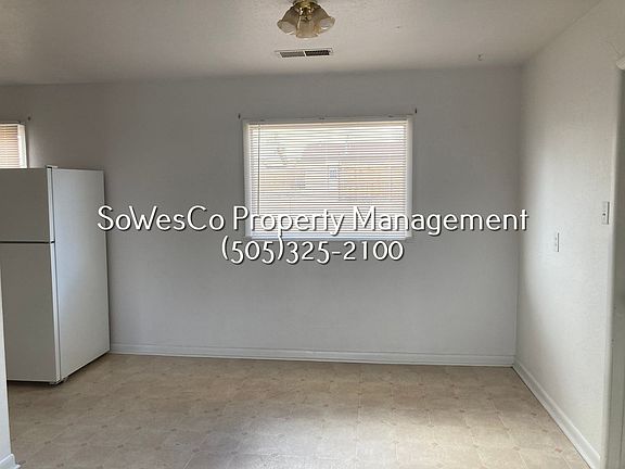 5th image of 902 E 26th St
