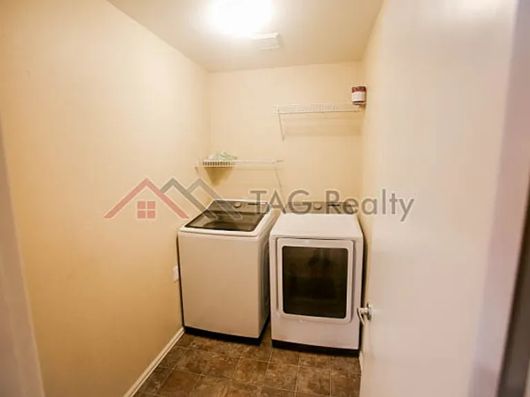9009 Avondale Rd NE #E109 — Photo 21