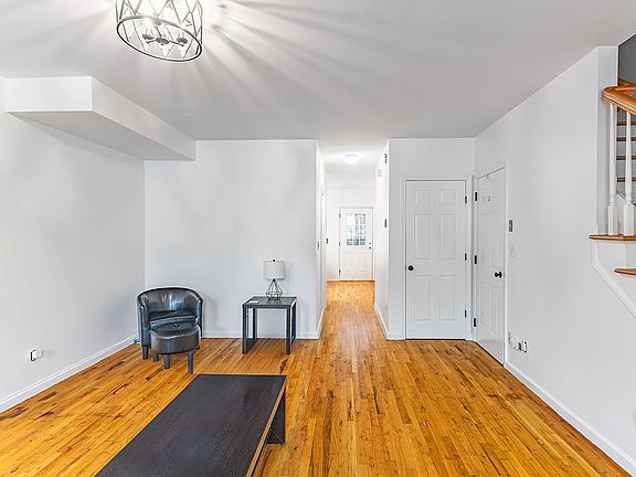 4th image of 1325 Gates Ave