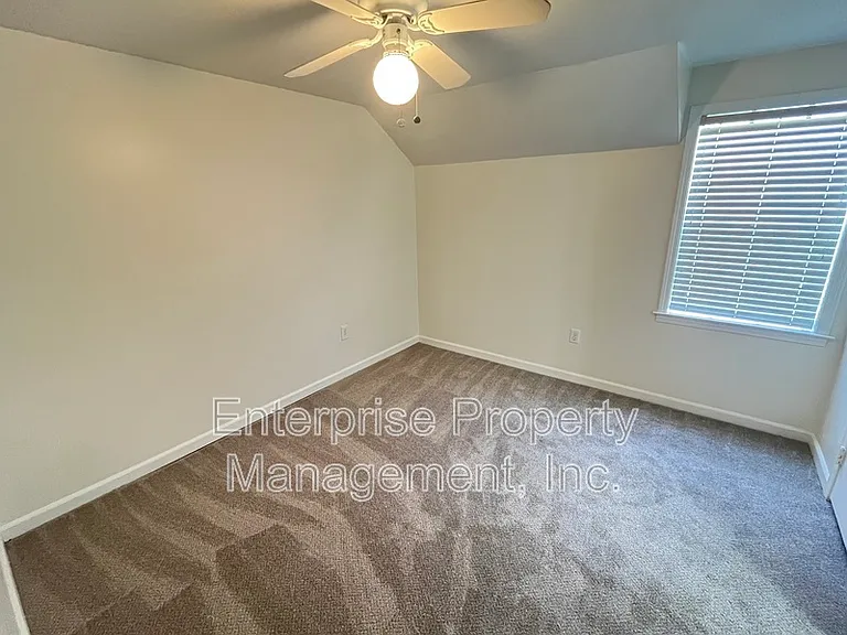 9161 Gainsborough Dr — Photo 21