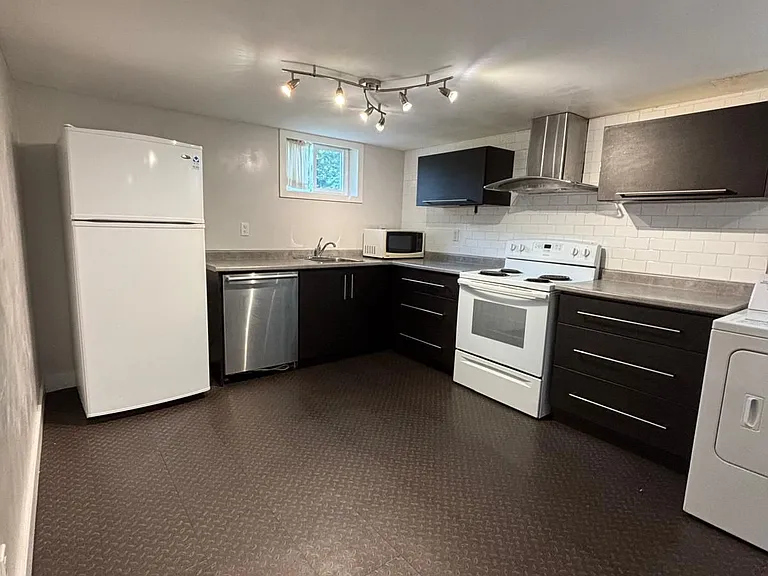 73 Farmbrook Rd #BASEMENT — Photo 16