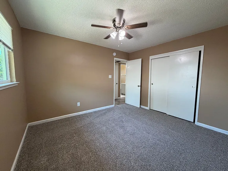 5725 Woodleigh Dr — Photo 34