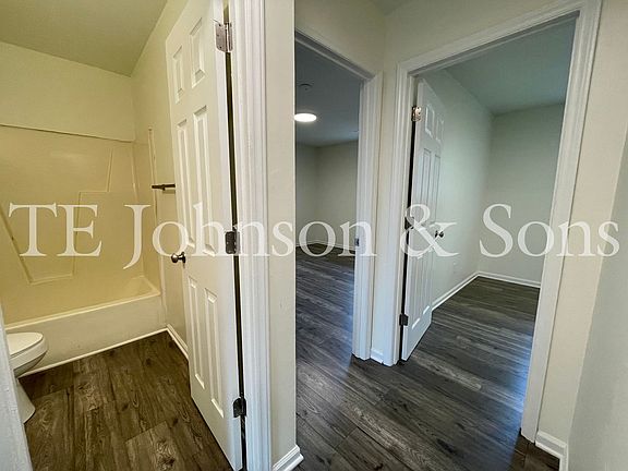 5th image of 2404 Markwood Ln #D
