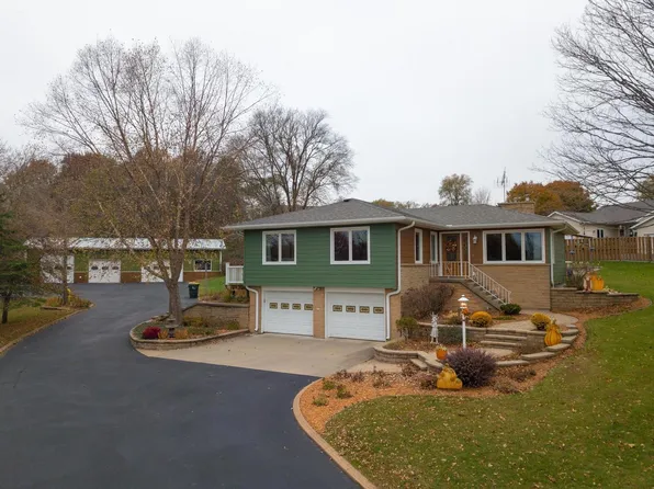 1551 North Dewey Avenue, Reedsburg, WI 53959