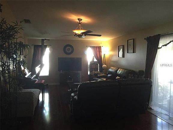 4th image of 4112 Parry Dr