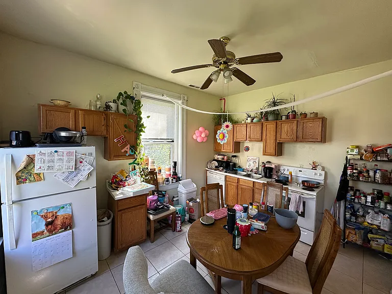 319 Hilton Pl #2 — Photo 10