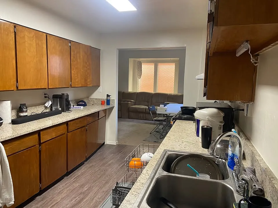 1421 Washington Ave — Photo 3