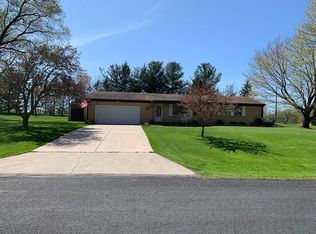 3908 Applewood Dr, Saint Joseph, MI 49085