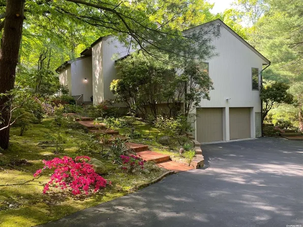 40 Laurel Hill Road, Centerport, NY 11721