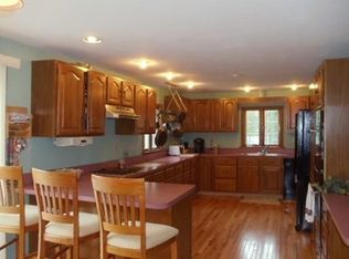 300 Charge Pond Rd, Wareham, MA 02571