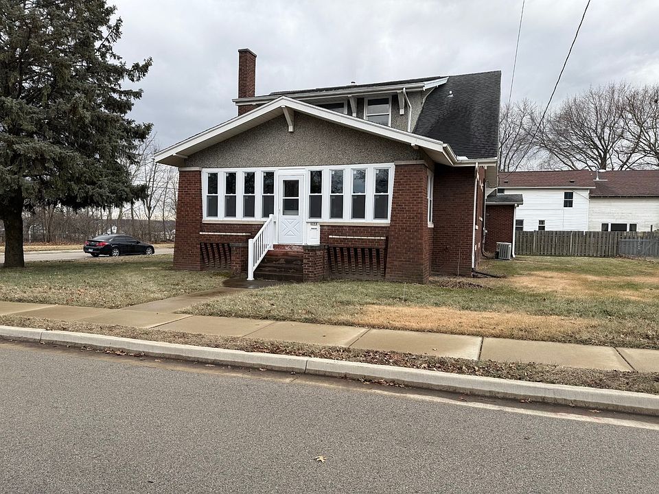 1st image of 1204 6th St