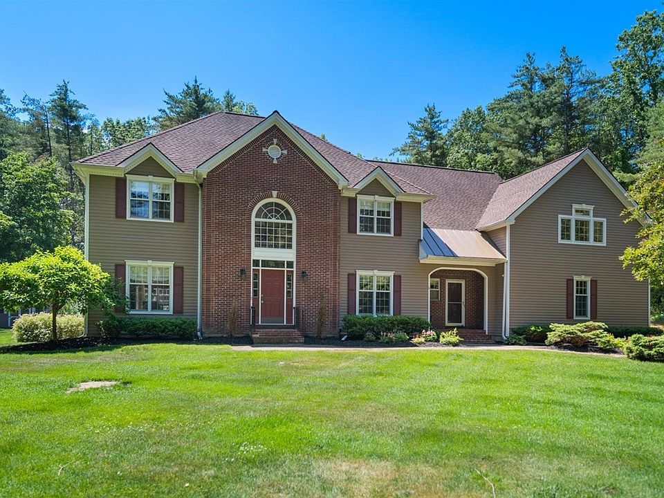 1st image of 16 Beacon Hill Dr