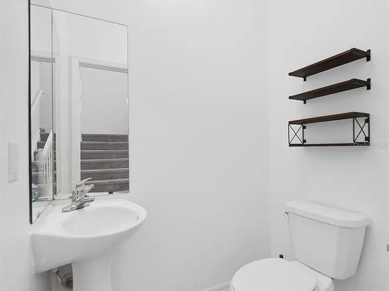 2532 Grand Central Pkwy #8 — Photo 11