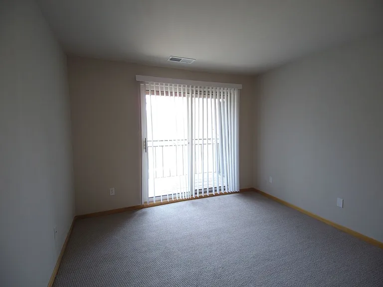 Riverwalk Apartments — Photo 58