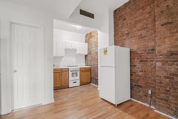 Rented by Compass | media 6