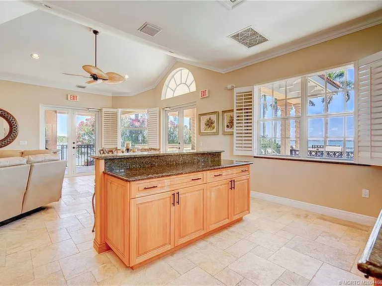 1528 NE Outrigger Landings Dr #208 — Photo 65