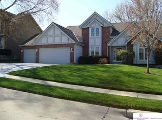 15929 Lamp Cir, Omaha, NE 68118