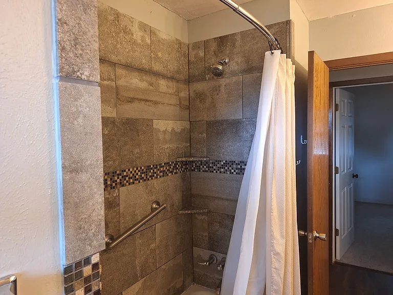 2410 NW Norman Cir — Photo 12