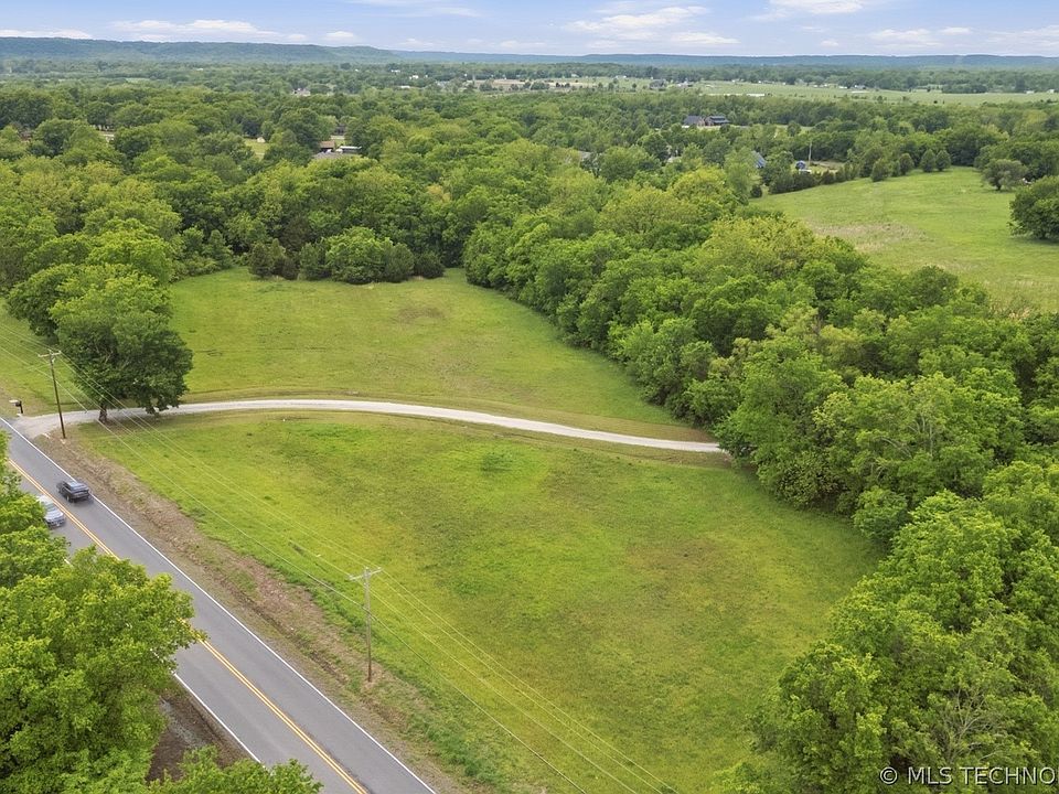 2nd image of 2 Holly Rd
