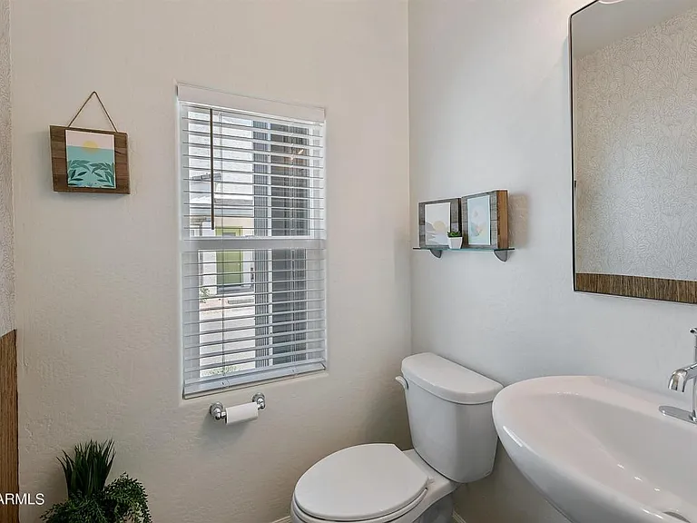 15704 W Polk St — Photo 22