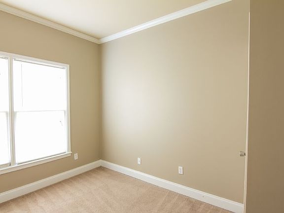 3rd image of 4942 West St