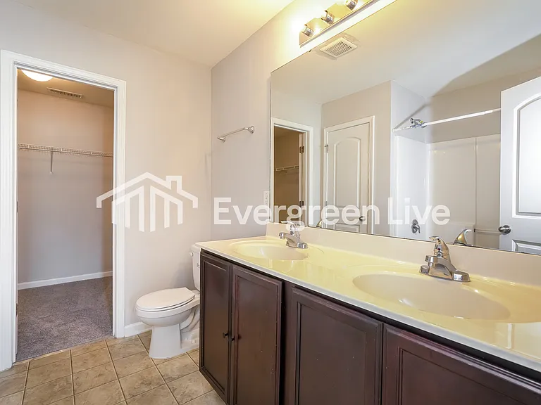 4354 Oak Pointe Dr — Photo 9