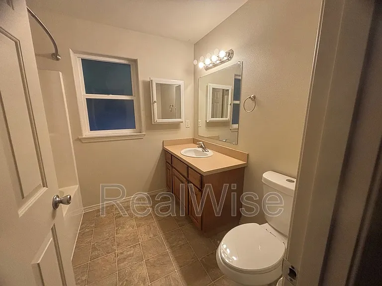 175 Barron Ct — Photo 10