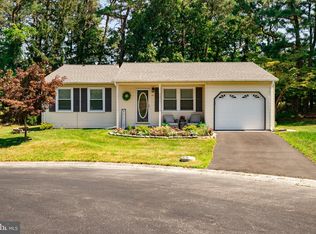 10 Hampshire Ln, Manchester Township, NJ 08759