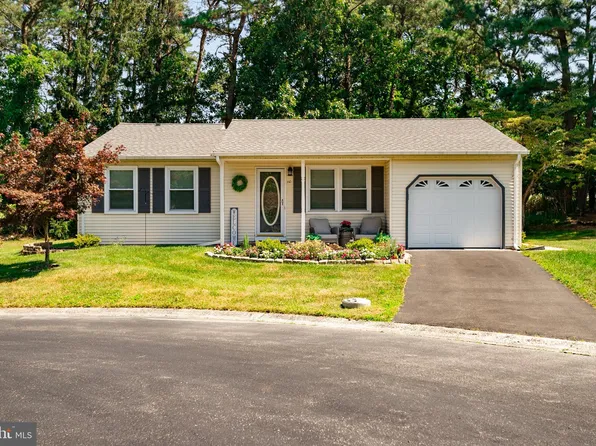 10 Hampshire Ln, Manchester Township, NJ 08759