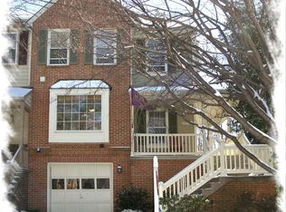 11719 Great Owl Cir, Reston, VA 20194