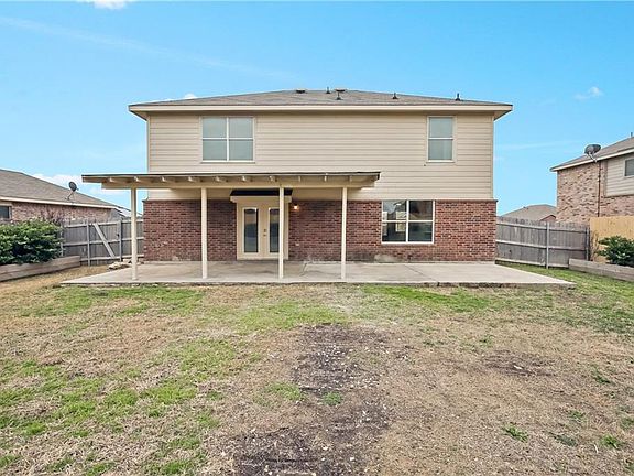 4th image of 716 Sparrow Dr