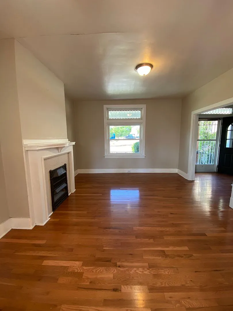 111 Harwood St photo 1