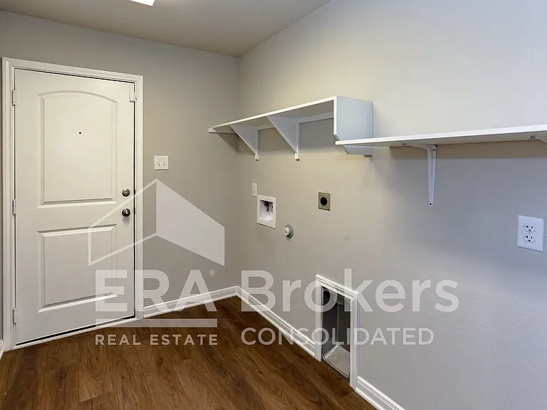2072 Dade Loop #PRIMARY — Photo 9