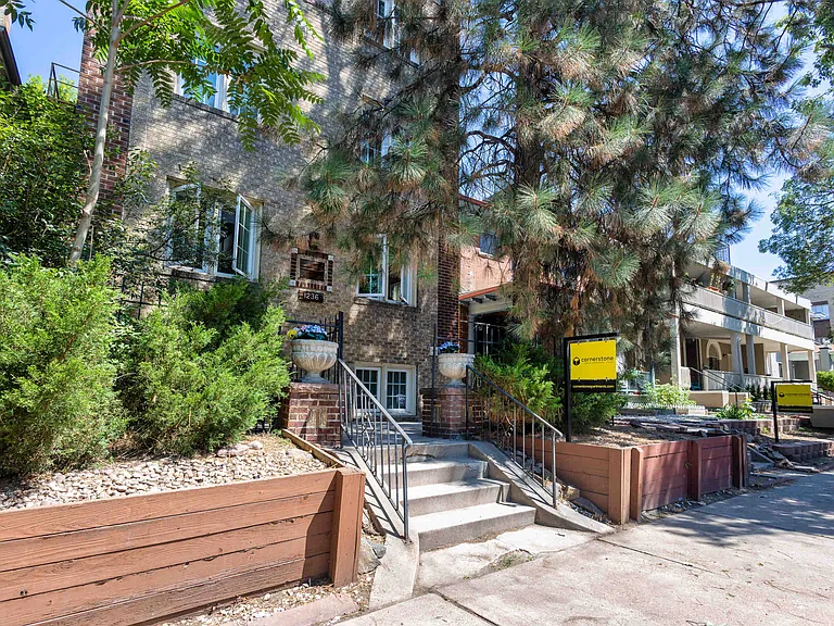 1236 N Pearl St — Photo 13