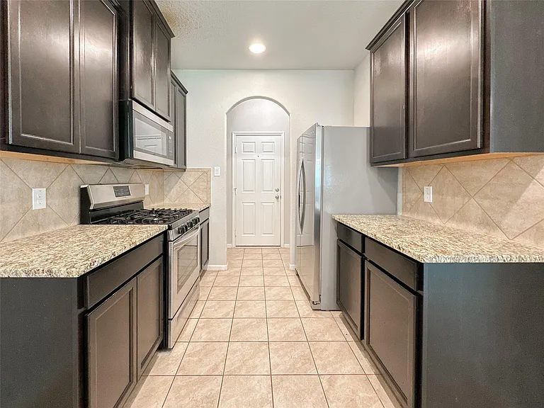 105 Camelot Place Ct — Photo 6