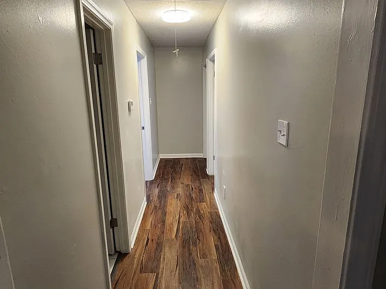 4765 Covington Pike — Photo 1