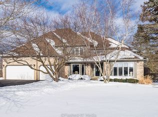 41W988 Hunters Hill Dr, St Charles, IL 60175