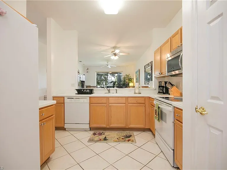 3964 Bishopwood Ct E #1-202 — Photo 8