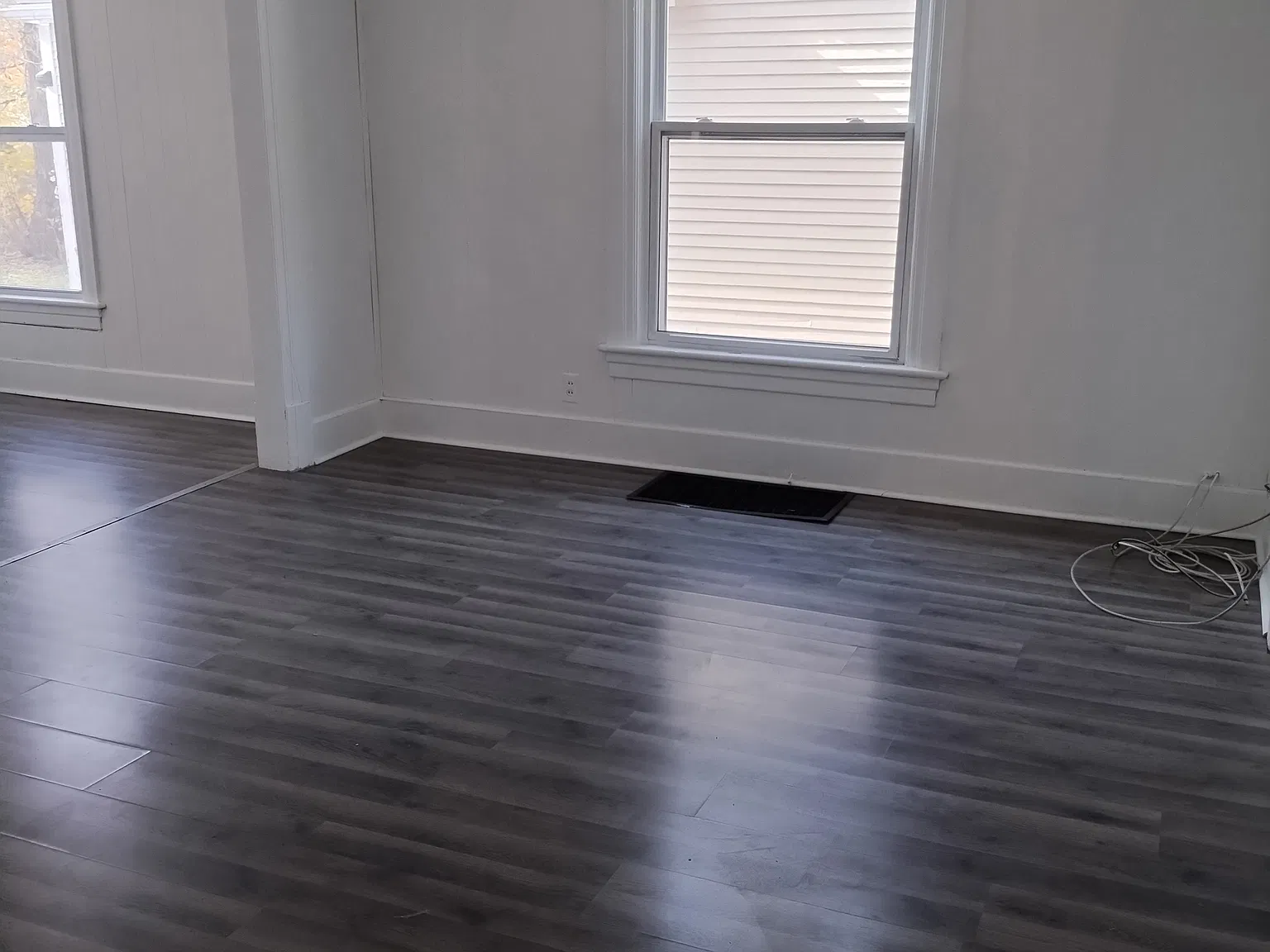 513 Webb St — Photo 4