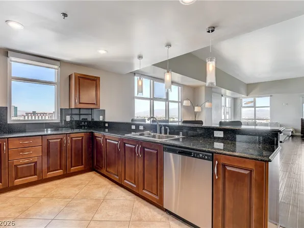 150 Las Vegas Blvd N, Las Vegas, NV