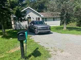 2114 Wild Cherry Ln, Tobyhanna, PA 18466