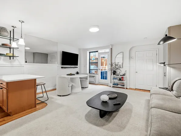 41 W 69th St APT 1, New York, NY 10023