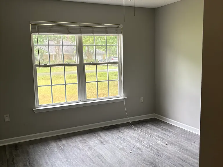 303A Moore Ave — Photo 11