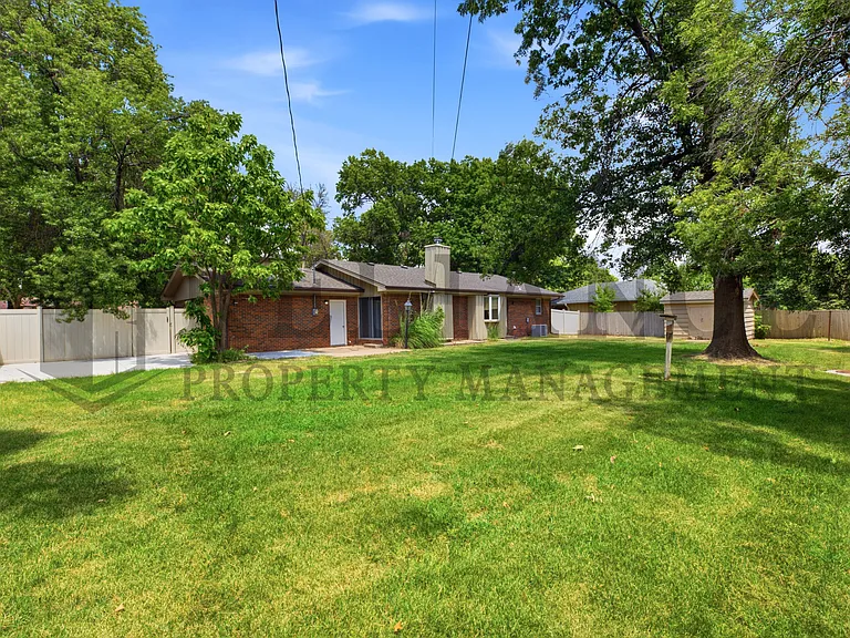8115 E Mockingbird St — Photo 8