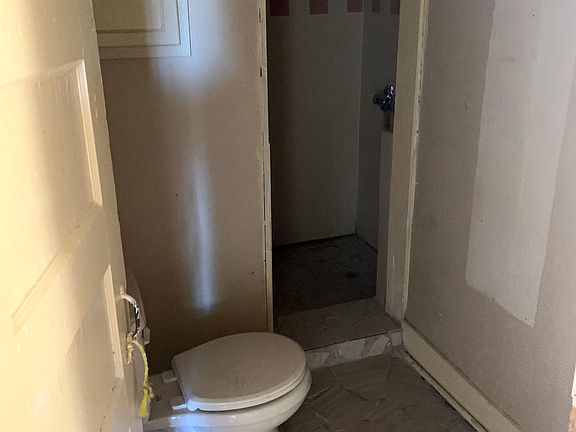 4th image of 1722 San Patricio St