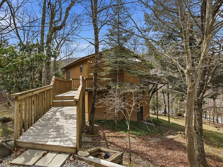 111A Charter Hills Rd — Photo 56